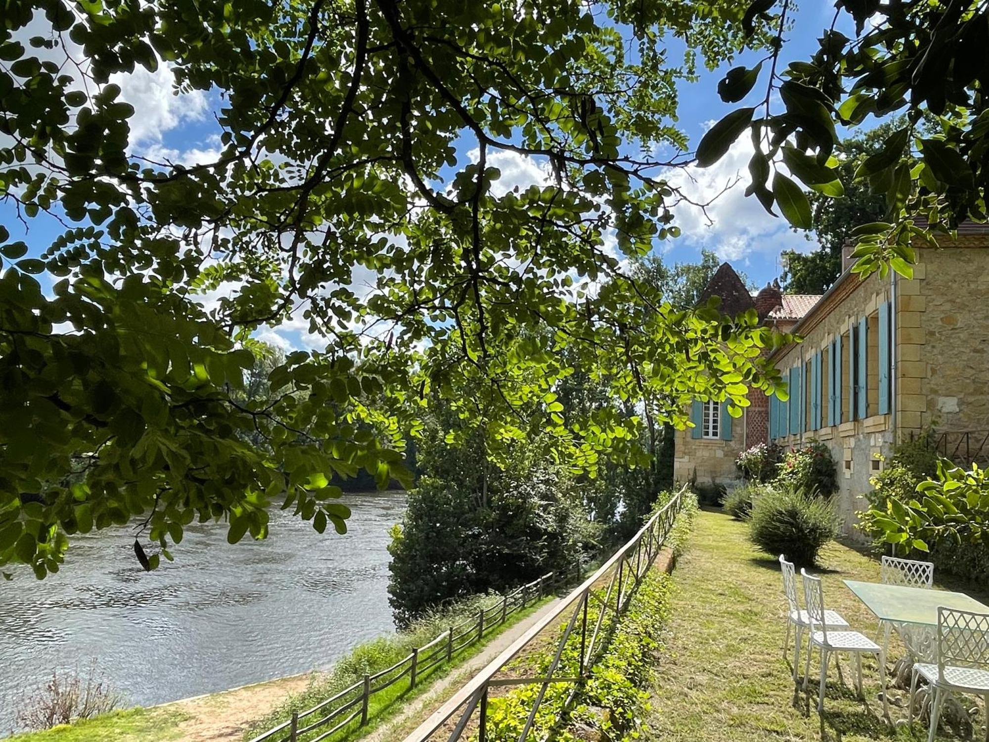 La Rebiere D'Or, B&B Et Gite Mouleydier Exterior foto